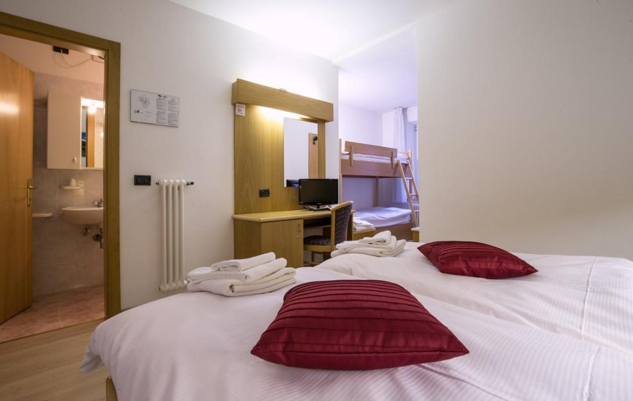 Alpencolor Hotel Tonale ปัสโซเดลโตนาเล ภายนอก รูปภาพ